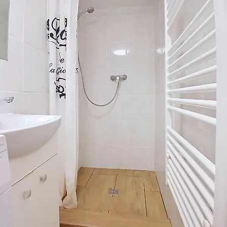 Cerny Dul-2 By Interhome Apartman Černý Dŭl